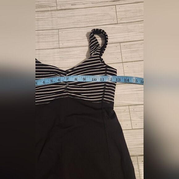 Lululemon Athletica Aria II Black and White Striped Tank Top Size 2 - Picture 4 of 11